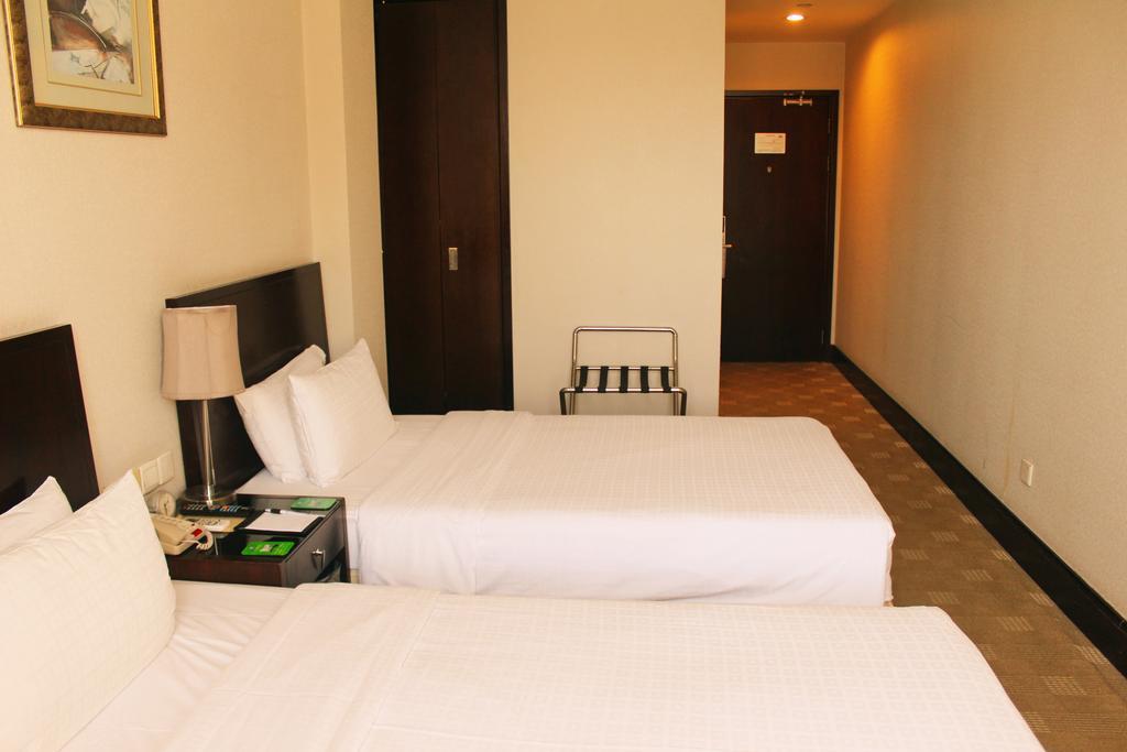 Days Inn Forbidden City Beijing Exterior photo